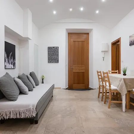 Nazor Apartman *